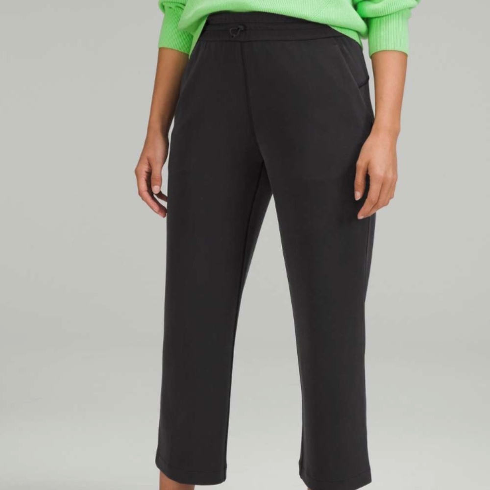 Lululemon Softstreme High-Rise Straight Leg Crop in washed black